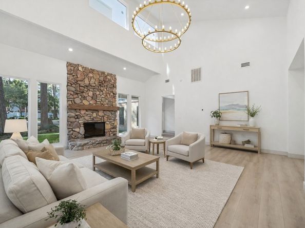 2306 Mill Lake Drive, Kingwood TX 77339