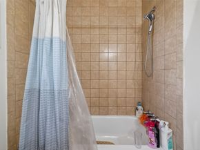 5611 W Airport Boulevard, Houston TX 77035