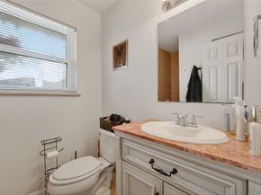 5611 W Airport Boulevard, Houston TX 77035