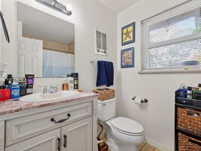 5611 W Airport Boulevard, Houston TX 77035