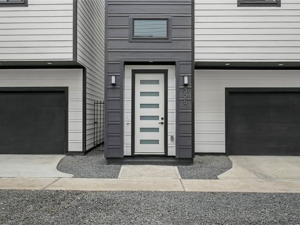325 N Nagle Street, Houston TX 77003