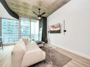 5925 Almeda Road 11616, Houston TX 77004