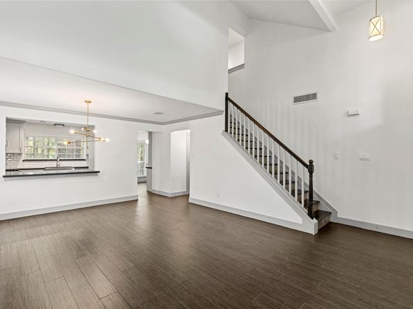 39 W Tallowberry Drive, The Woodlands TX 77381