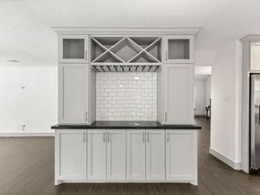 39 W Tallowberry Drive, The Woodlands TX 77381