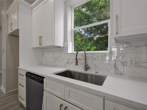 2805 Tierwester Street, Houston TX 77004