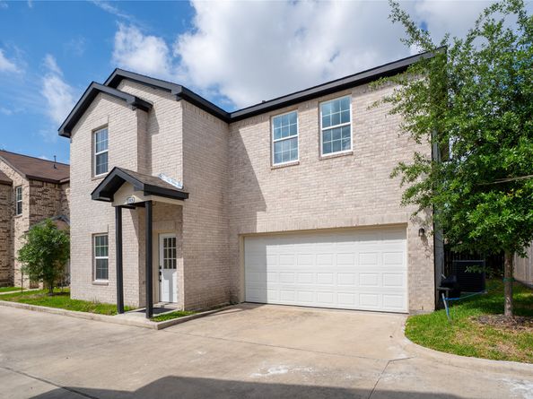 1515 Fairbanks Street, Houston TX 77009