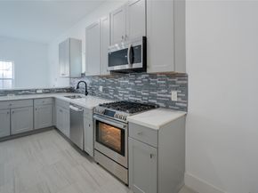 1515 Fairbanks Street, Houston TX 77009