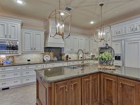 27 Knightsgate Circle, The Woodlands TX 77382