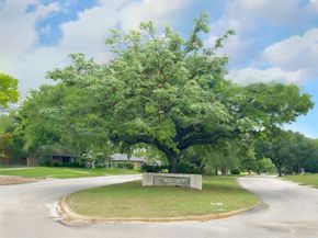 5114 Stillbrooke Dr, Houston TX 77035