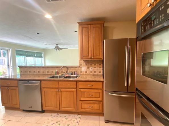 5114 Stillbrooke Dr, Houston TX 77035
