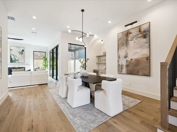 335 Harvard Street, Houston TX 77007