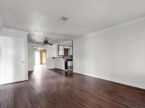 6009 Maple Street, Houston TX 77074