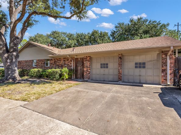 4633 Hummingbird Street, Houston TX 77035
