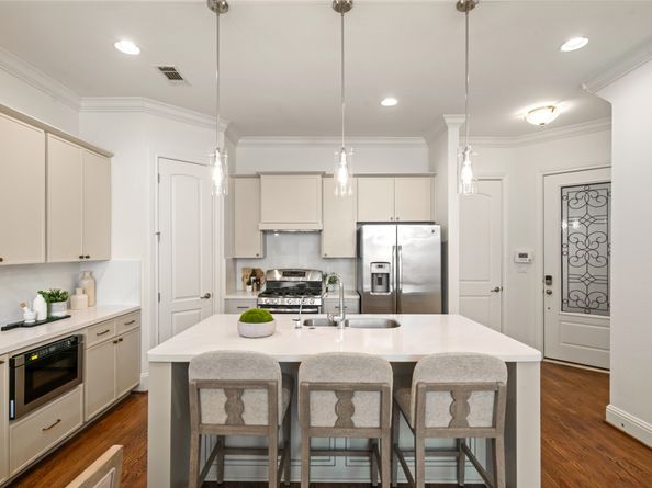 2627 Shady Woods Lane, Houston TX 77008