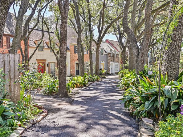 5215 Arboles Drive C, Houston TX 77035