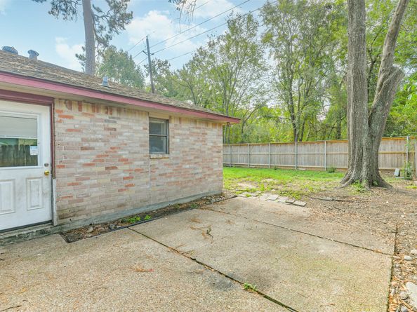 2718 Tinechester Drive, Houston TX 77339
