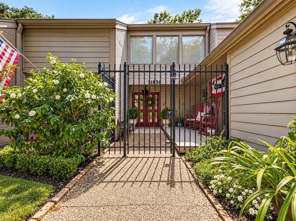 11835 Cedar Pass Drive, Houston TX 77077
