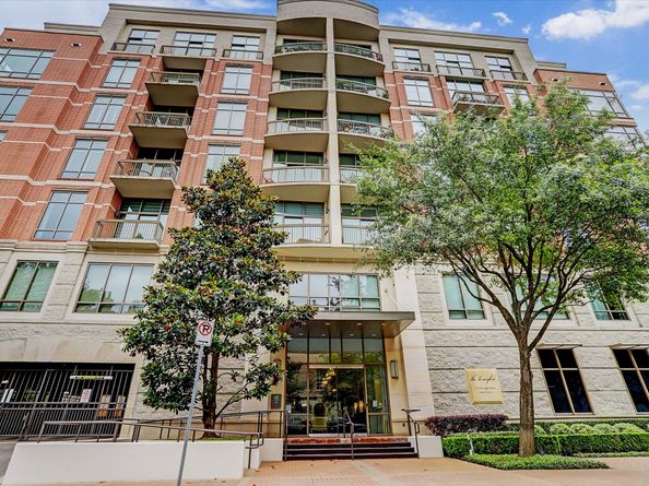 2211 Briarglen Drive 508, Houston TX 77027
