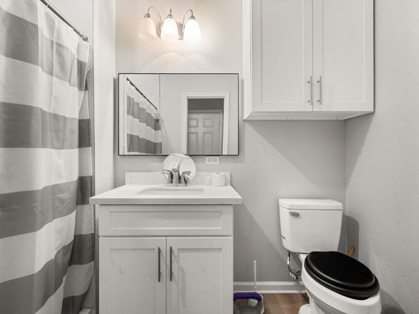 8534 Woodlyn Road, Houston TX 77028