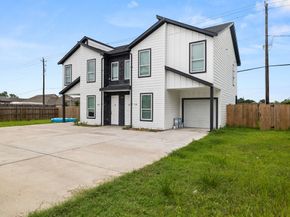 8534 Woodlyn Road, Houston TX 77028