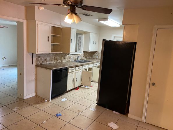 8730 Cowart Street, Houston TX 77029