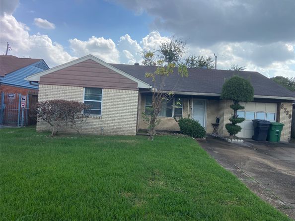 8730 Cowart Street, Houston TX 77029