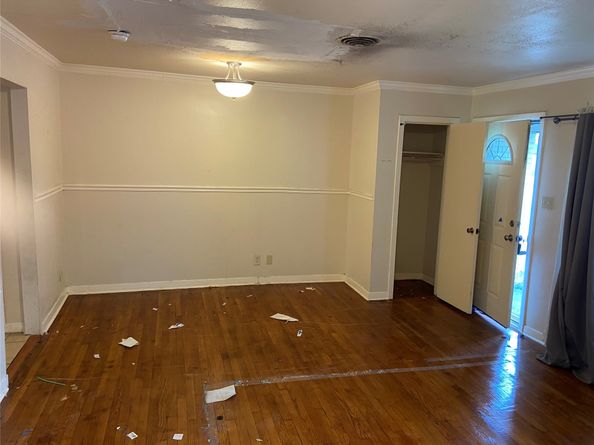 8730 Cowart Street, Houston TX 77029