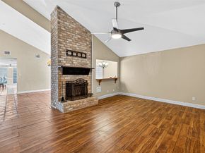 7211 Las Brisas Dr, Houston TX 77083