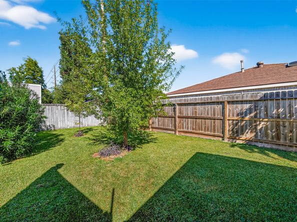 7211 Las Brisas Dr, Houston TX 77083