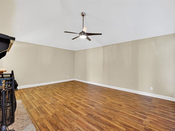 7211 Las Brisas Dr, Houston TX 77083