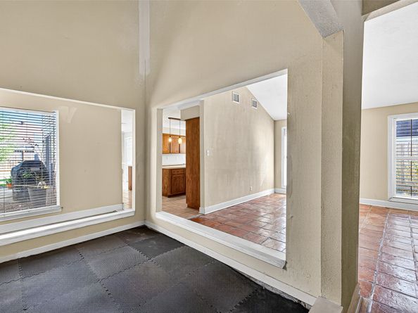 7211 Las Brisas Dr, Houston TX 77083