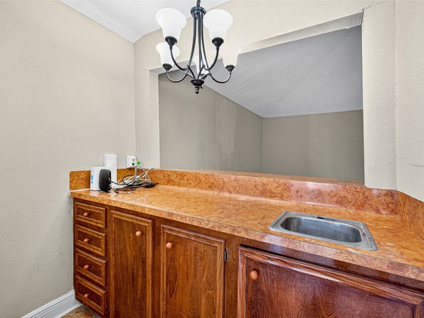 7211 Las Brisas Dr, Houston TX 77083