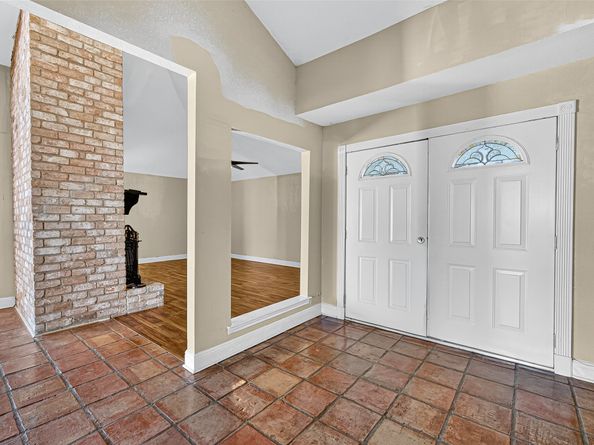 7211 Las Brisas Dr, Houston TX 77083