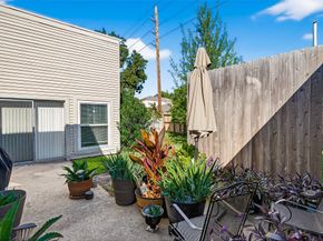 7211 Las Brisas Dr, Houston TX 77083