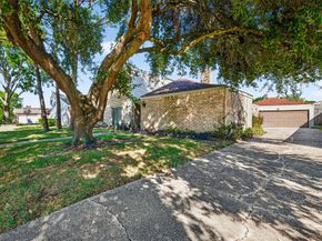 7211 Las Brisas Dr, Houston TX 77083