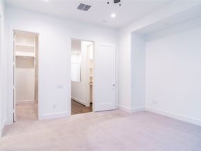 5869 E Post Oak Lane, Houston TX 77055