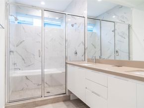 5869 E Post Oak Lane, Houston TX 77055