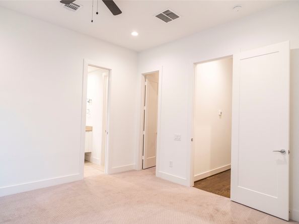 5869 E Post Oak Lane, Houston TX 77055