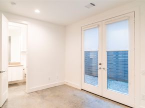 5869 E Post Oak Lane, Houston TX 77055