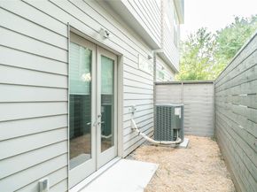 5869 E Post Oak Lane, Houston TX 77055