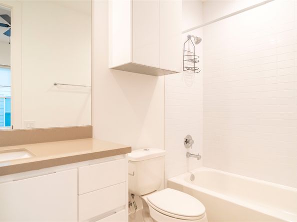 5869 E Post Oak Lane, Houston TX 77055