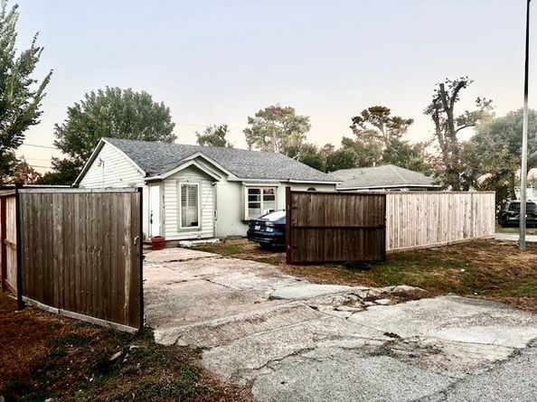 6214 Jim Street, Houston TX 77092