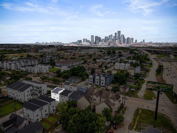 3407 Baer Street, Houston TX 77020