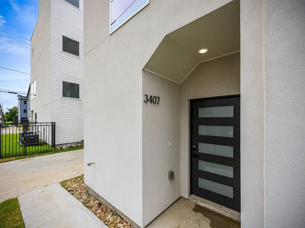 3407 Baer Street, Houston TX 77020