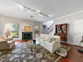 3330 Las Palmas Street 19, Houston TX 77027