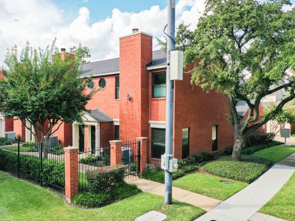 3330 Las Palmas Street 19, Houston TX 77027