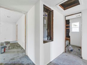 5946 Ridgeway Drive, Houston TX 77033