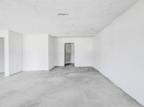 5946 Ridgeway Drive, Houston TX 77033