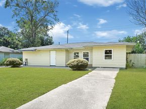 5946 Ridgeway Drive, Houston TX 77033