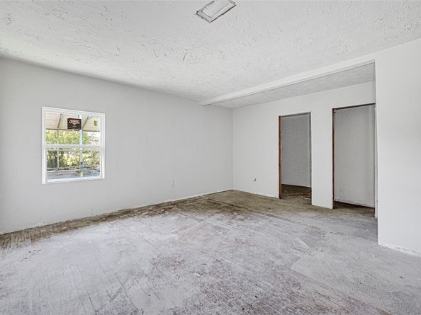 5946 Ridgeway Drive, Houston TX 77033